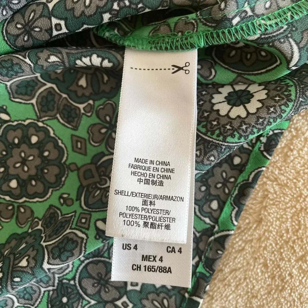 Juicy Couture Tie Front Floral Blouse - Size 4 - Picture 10 of 10